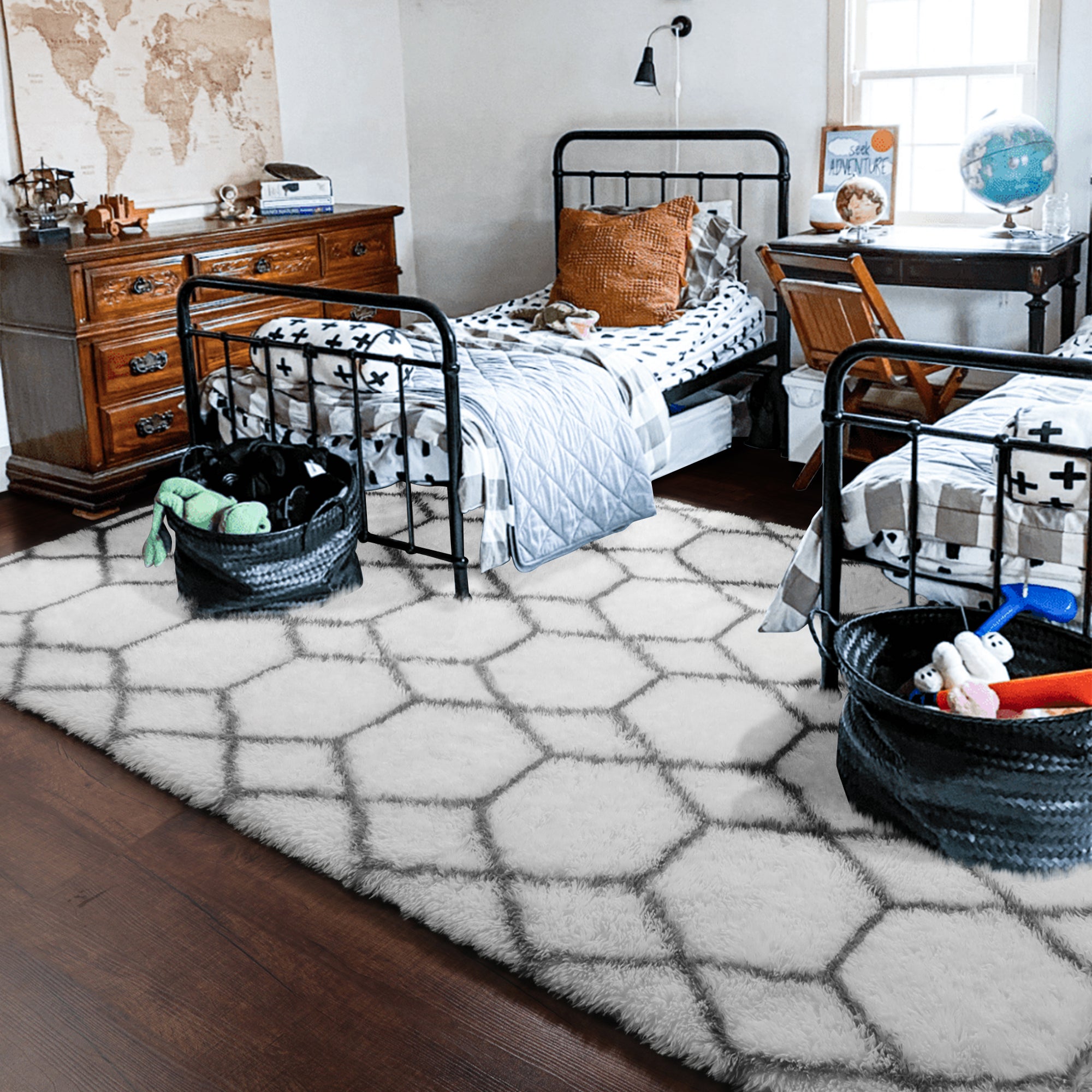 Extra Soft Fuzzy Rug Geometric Area Rug for Bedroom Living Room, White and Grey Rug